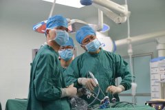 【泌尿腎病】莆田福德醫(yī)院謝慶祥教授團隊成功實施后腹腔鏡多囊腎囊腫去頂減壓術(shù) 